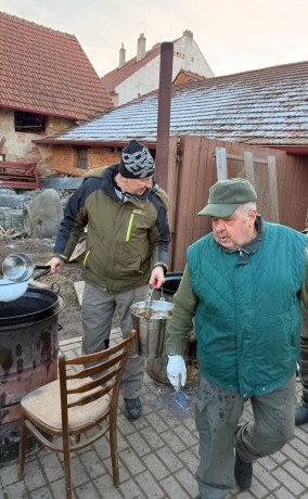 4dfa39b3-013c-440f-9a97-97193bd4bf87